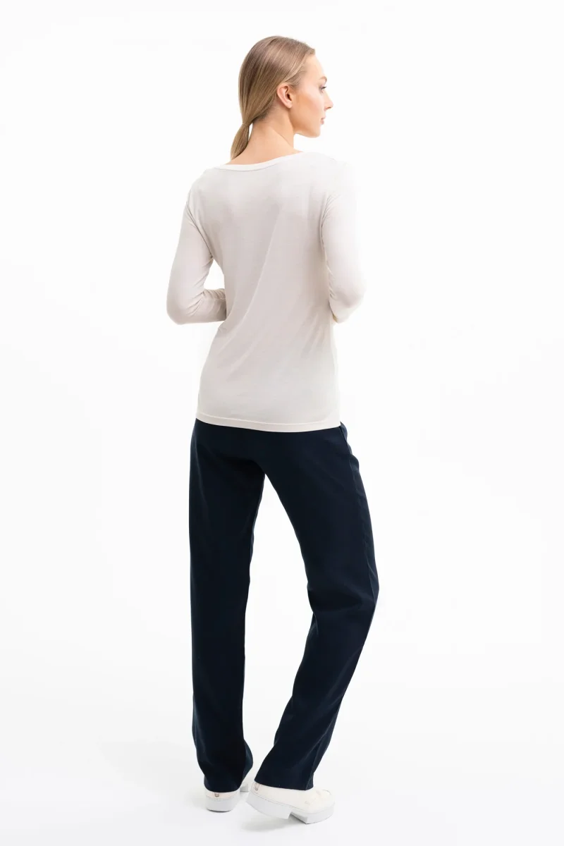 PREMIUM LONGSLEEVE FITTED | Tencel™ (Lyocell) cream & midnight blue – Bild 5