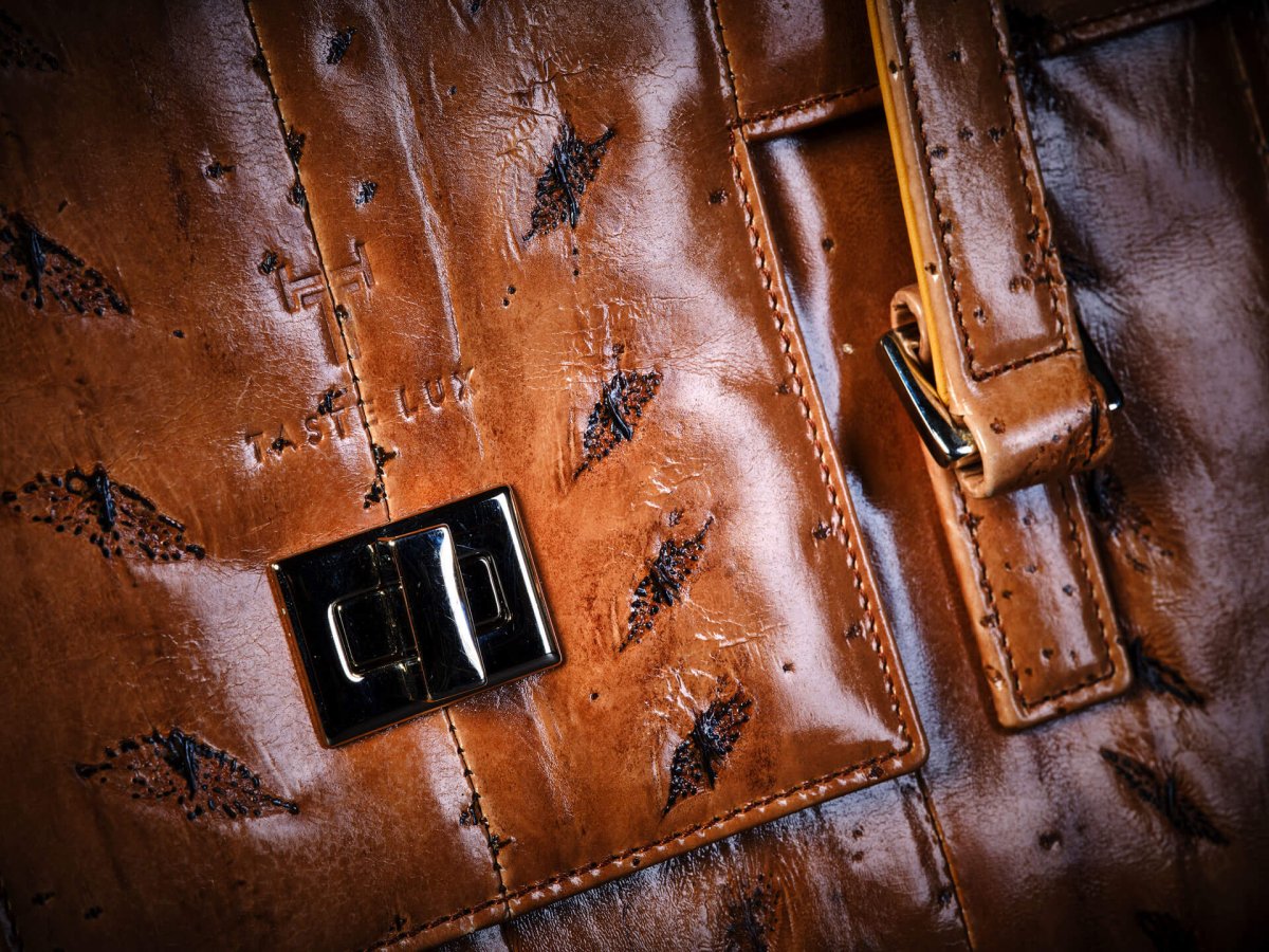 Störleder Tasche mit CITES-Zertifikat. – Bild 7